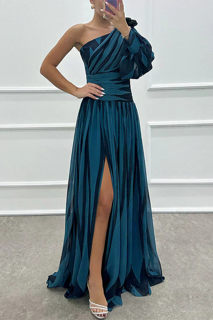Shiloh - Elegant Striped Maxi Dress with One Shoulder
