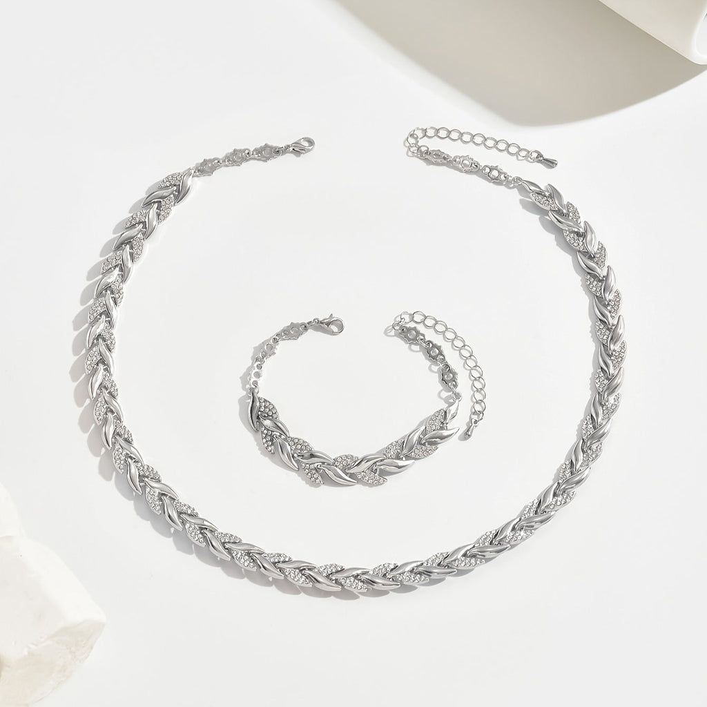 Paislee | Handmade Fish Tail Necklace