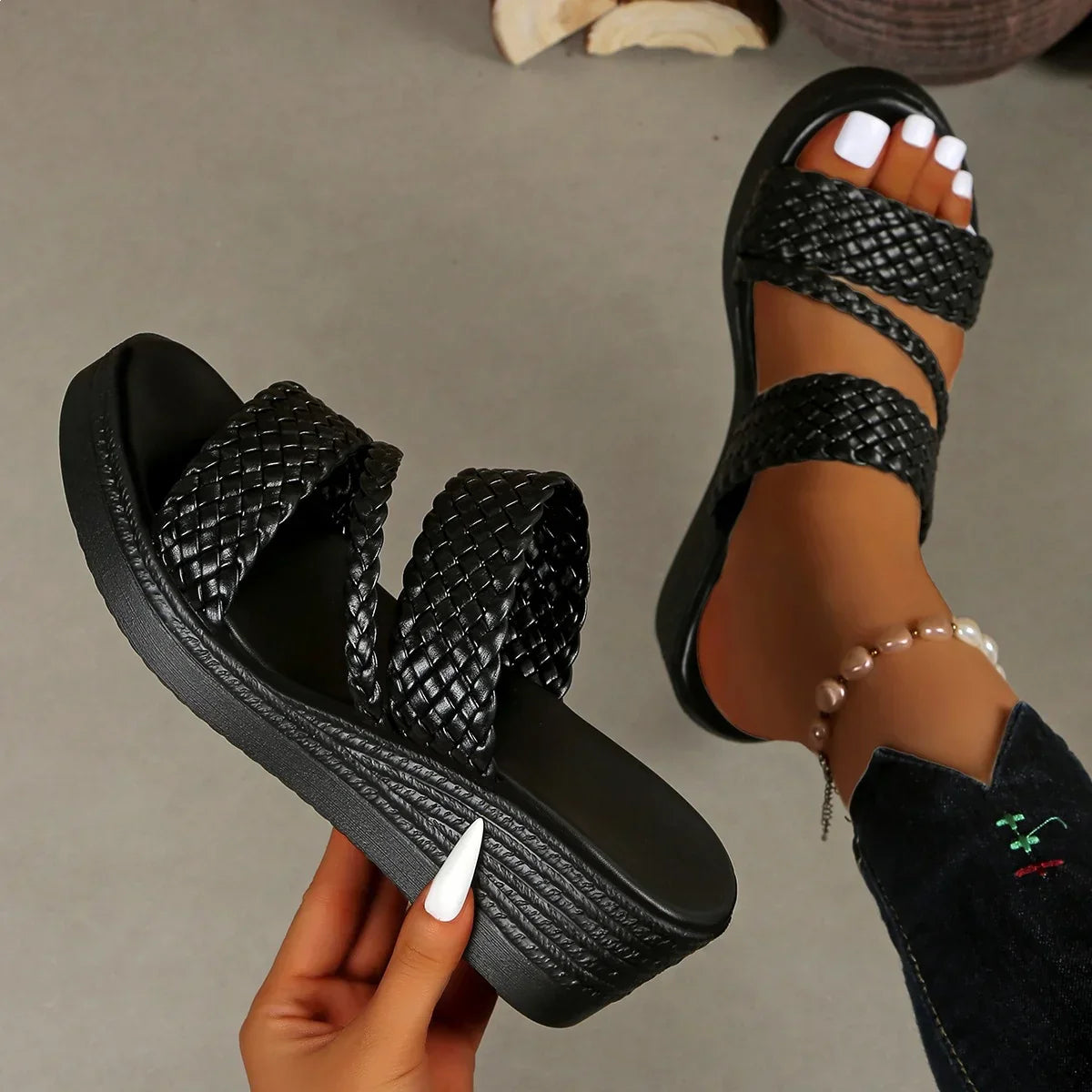 Kalwina - Comfortable Platform Sandal